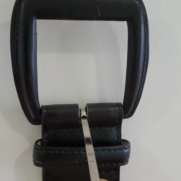 Halogen stretch belt (Faux Leather Stretch Belt) - Picture 3 of 4